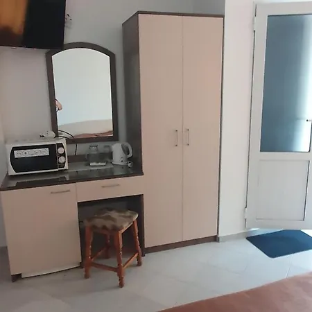 къщаперла Равда