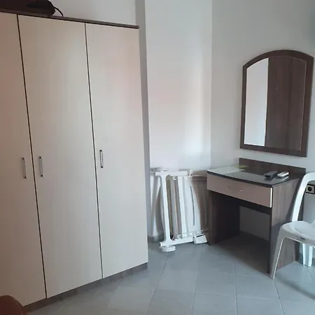 Готель къщаперла