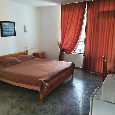 Готель къщаперла 2*