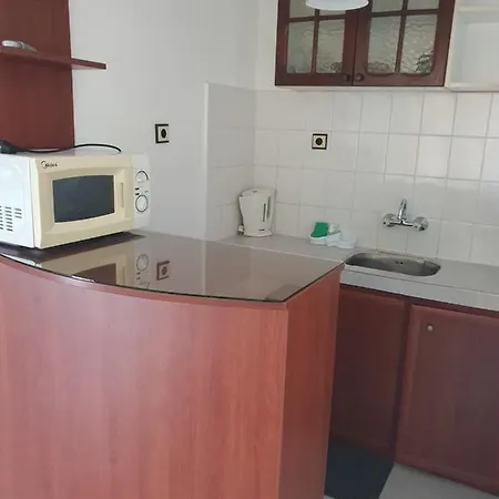 къщаперла Равда