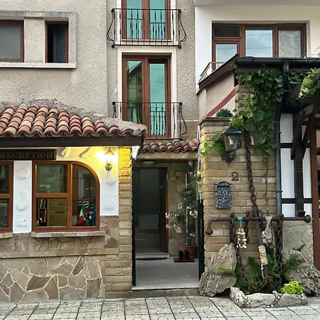 Готель къщаперла