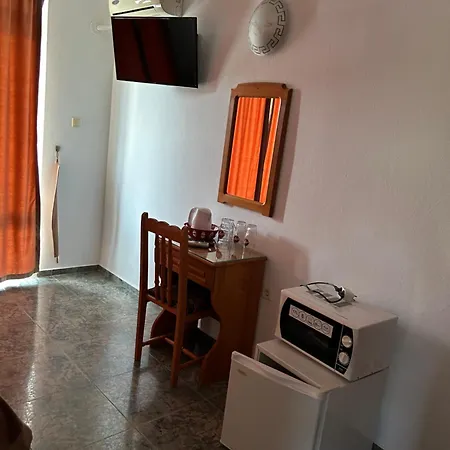 къщаперла Готель Равда