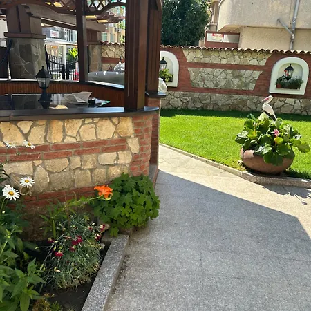 Готель къщаперла 2*