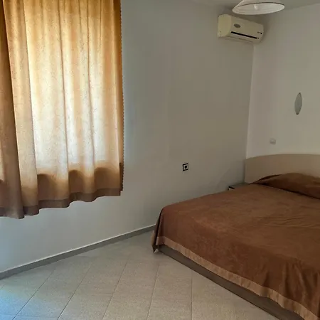 къщаперла Равда