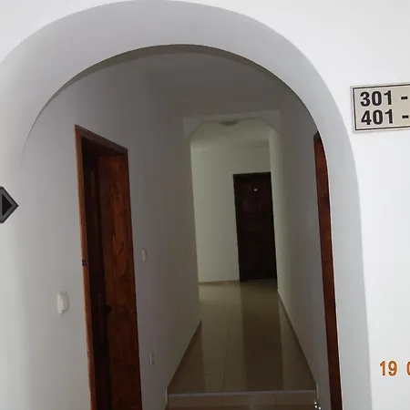 къщаперла Равда