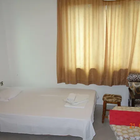 Готель къщаперла