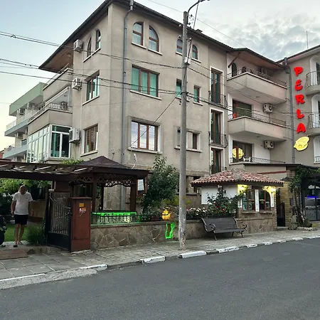 Готель къщаперла