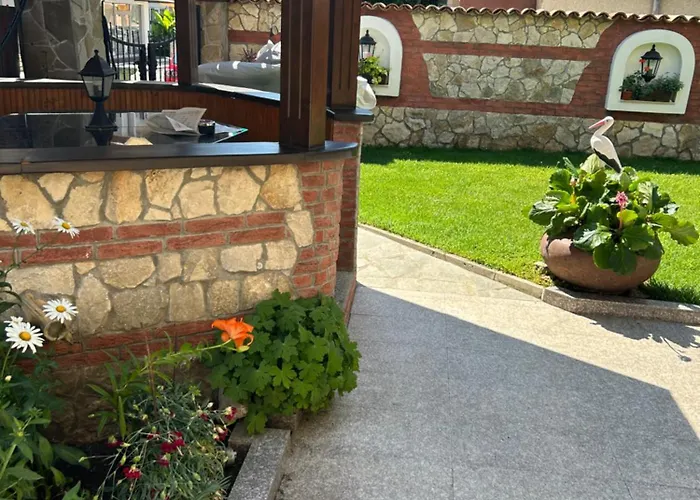 Отель къщаперла 2*