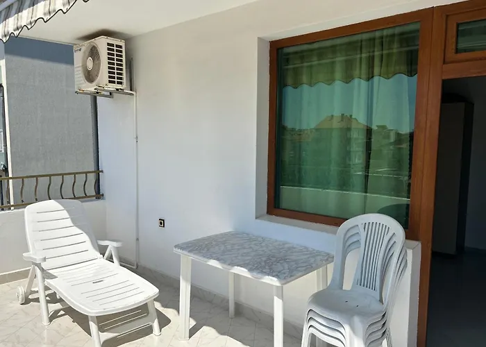 Отель къщаперла Равда