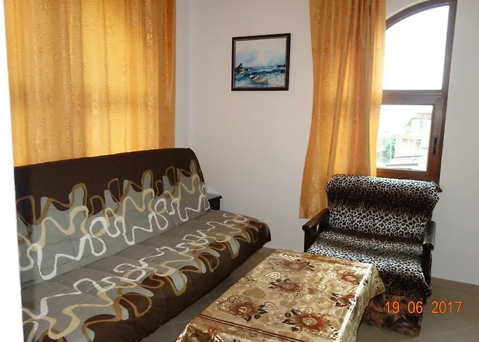 Отель къщаперла 2*